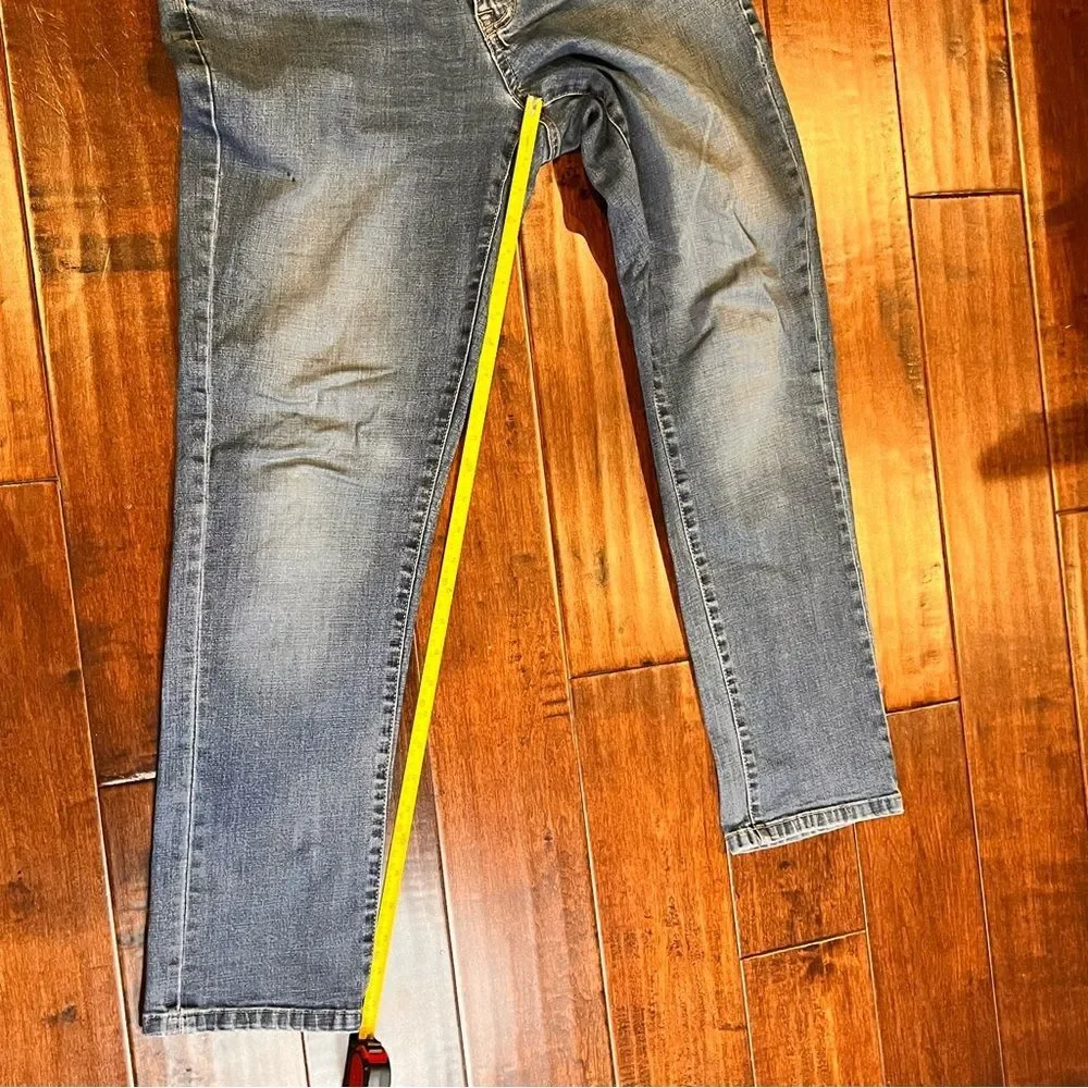 IZOD Men's Classic Blue Denim Jeans Size 33, 34